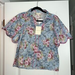 NWT Entro Floral scalloped sleeve top